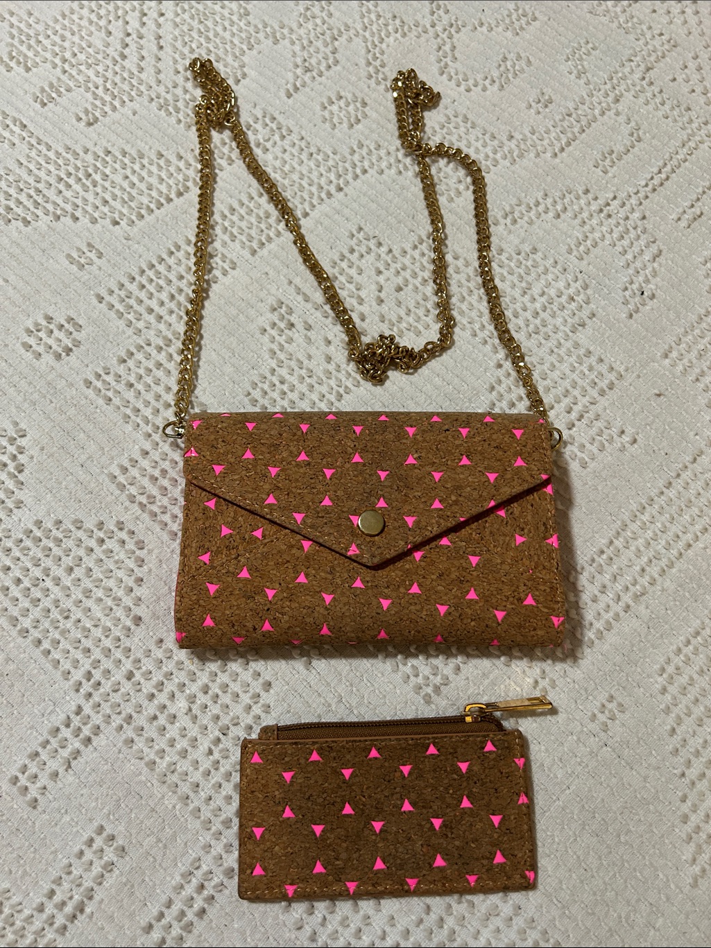 Gold Chain Cork Crossbody Bag With Pink Triangle Print & Coin Bag